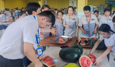 战高温，，，，，，送清凉，，，，，，爱心转达沁人心